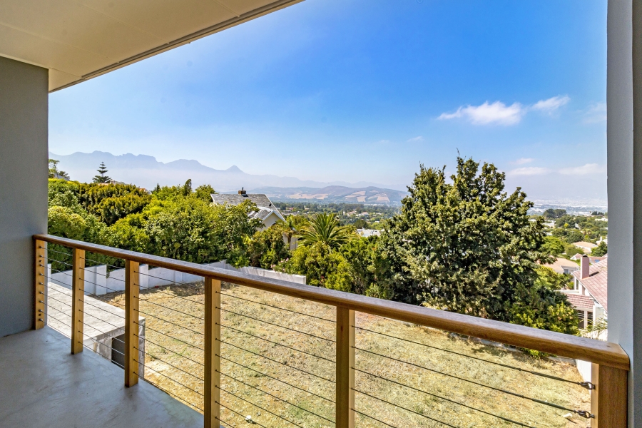 5 Bedroom Property for Sale in La Concorde Western Cape